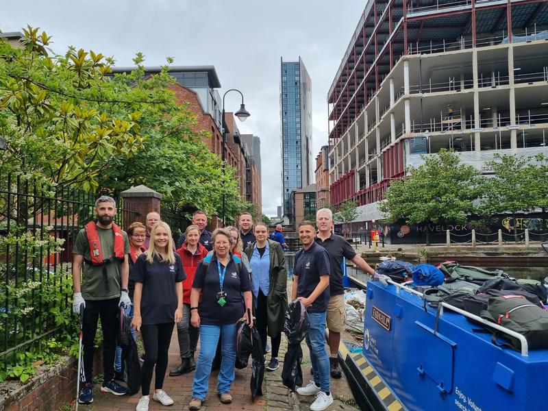 Wave volunteers at Rochdale Canal